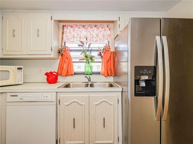 400 18th Street L7, Vero Beach, FL 32960