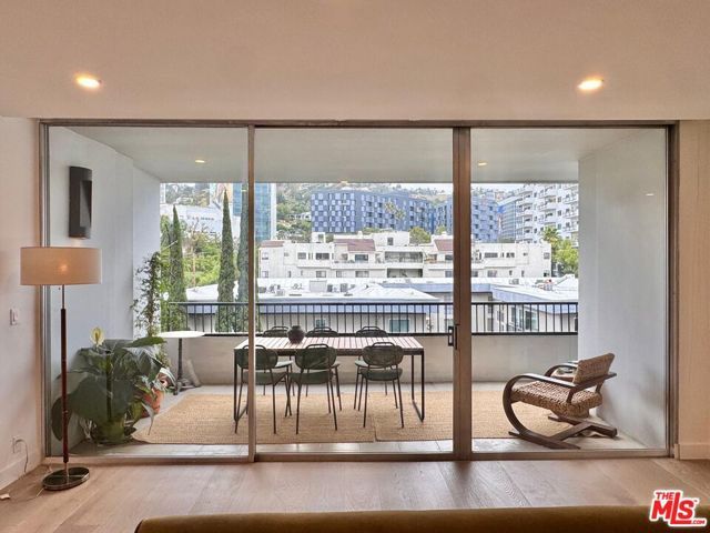 1100 Alta Loma Road 902, West Hollywood, CA 90069