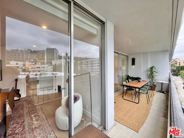 1100 Alta Loma Road 902, West Hollywood, CA 90069