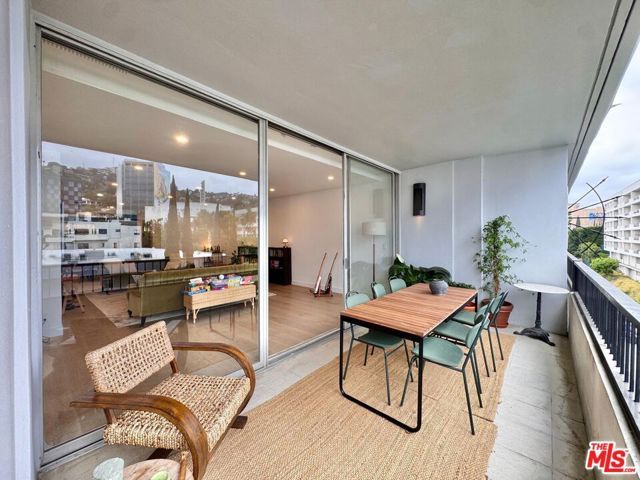 1100 Alta Loma Road 902, West Hollywood, CA 90069
