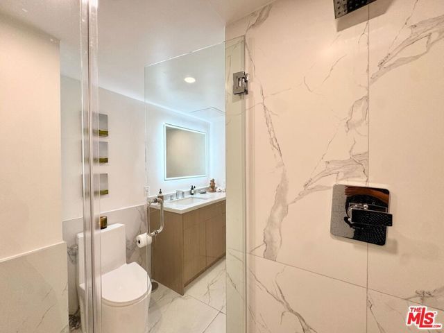 1100 Alta Loma Road 902, West Hollywood, CA 90069