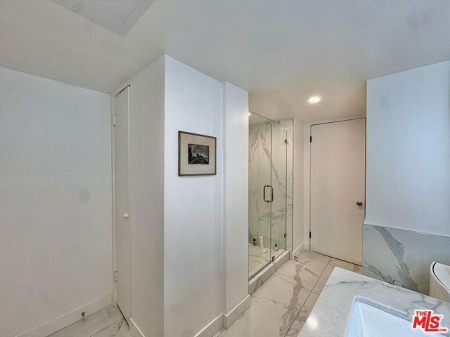 1100 Alta Loma Road 902, West Hollywood, CA 90069