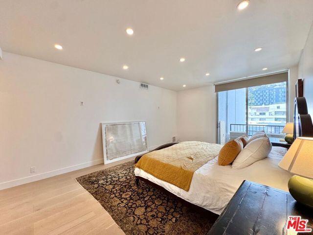 1100 Alta Loma Road 902, West Hollywood, CA 90069