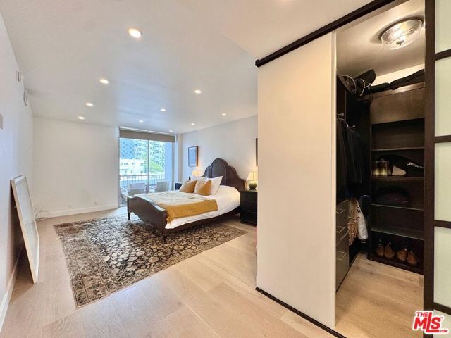 1100 Alta Loma Road 902, West Hollywood, CA 90069
