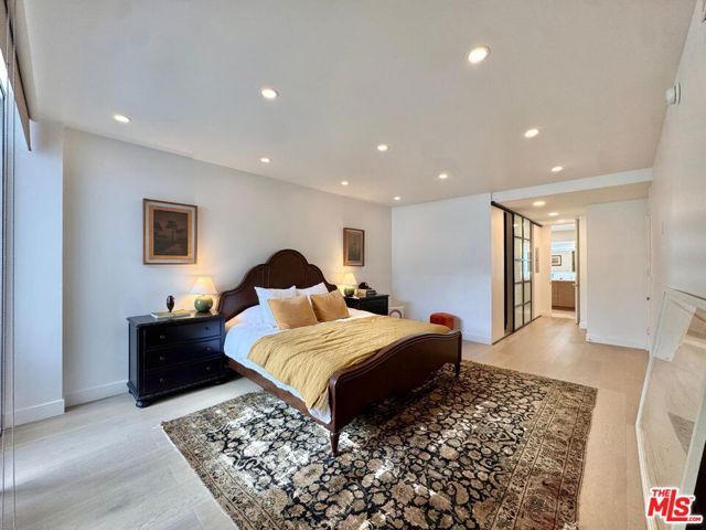 1100 Alta Loma Road 902, West Hollywood, CA 90069