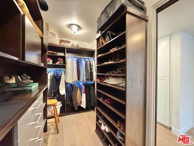 1100 Alta Loma Road 902, West Hollywood, CA 90069