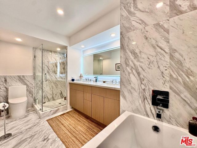 1100 Alta Loma Road 902, West Hollywood, CA 90069