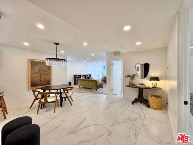 1100 Alta Loma Road 902, West Hollywood, CA 90069