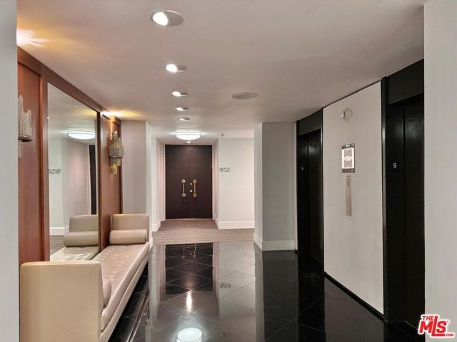 1100 Alta Loma Road 902, West Hollywood, CA 90069