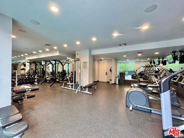 1100 Alta Loma Road 902, West Hollywood, CA 90069