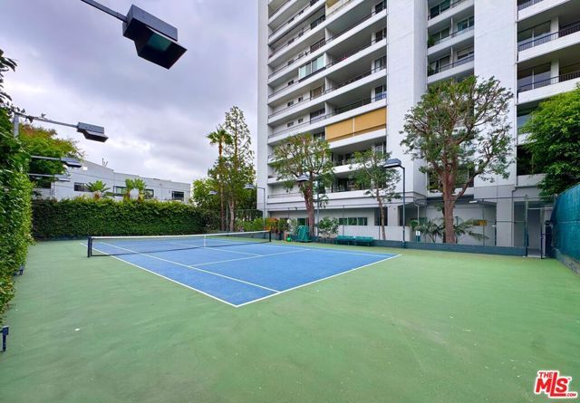 1100 Alta Loma Road 902, West Hollywood, CA 90069