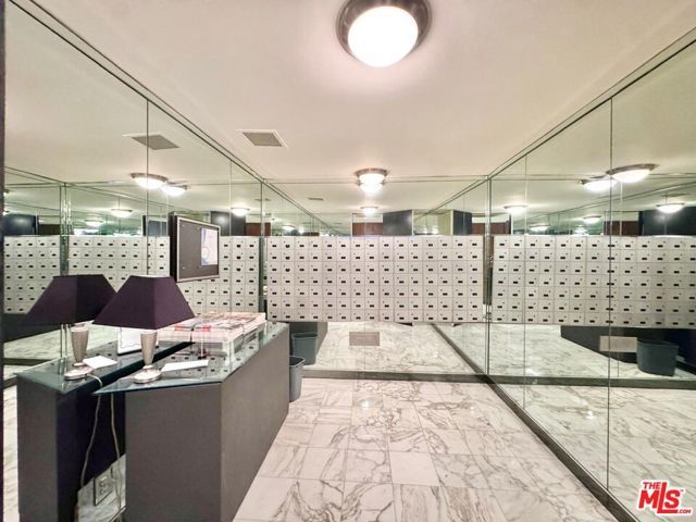 1100 Alta Loma Road 902, West Hollywood, CA 90069