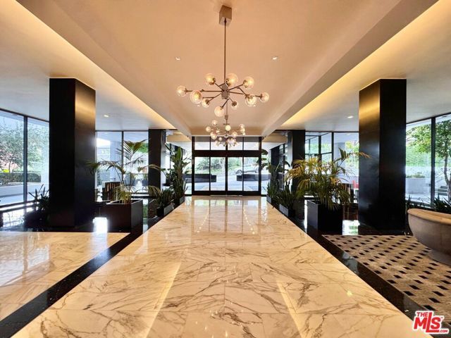 1100 Alta Loma Road 902, West Hollywood, CA 90069