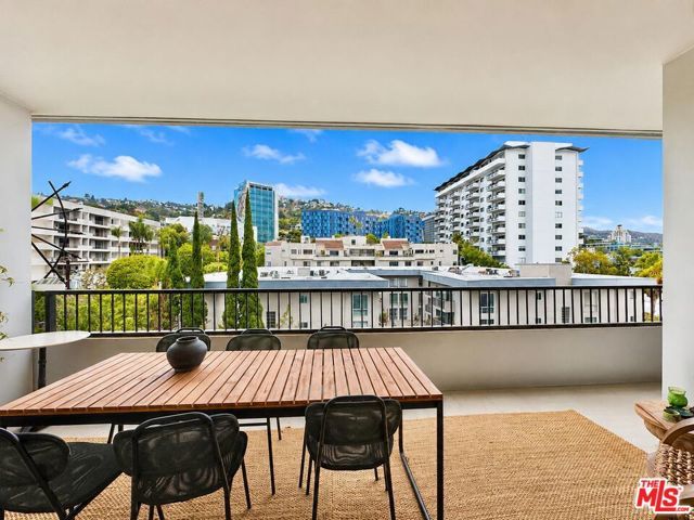 1100 Alta Loma Road 902, West Hollywood, CA 90069