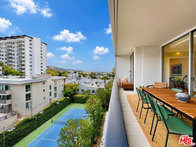 1100 Alta Loma Road 902, West Hollywood, CA 90069