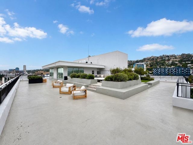 1100 Alta Loma Road 902, West Hollywood, CA 90069