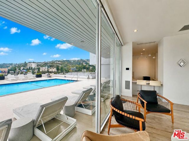1100 Alta Loma Road 902, West Hollywood, CA 90069