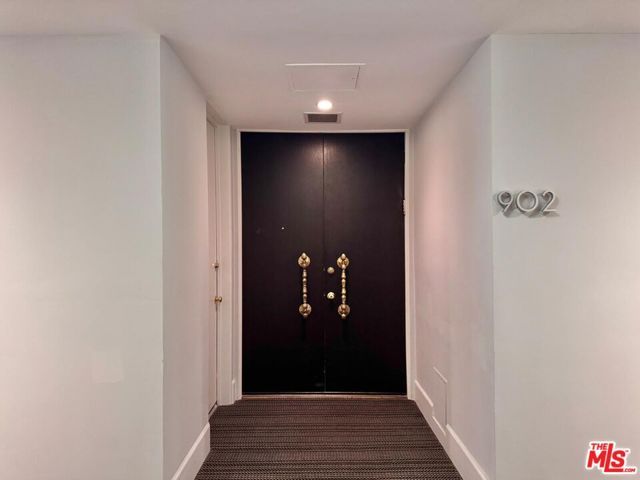 1100 Alta Loma Road 902, West Hollywood, CA 90069