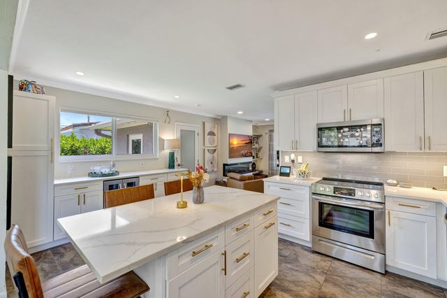 14 NE 26 Court, Wilton Manors, FL 33334