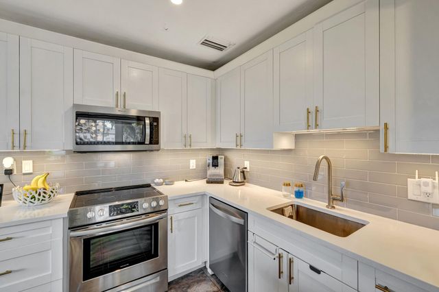 14 NE 26 Court, Wilton Manors, FL 33334