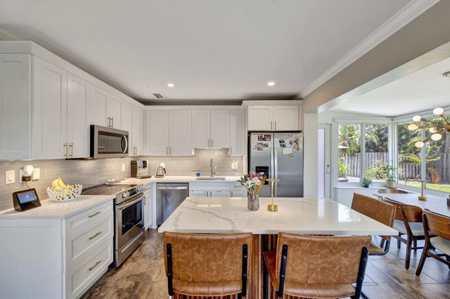 14 NE 26 Court, Wilton Manors, FL 33334