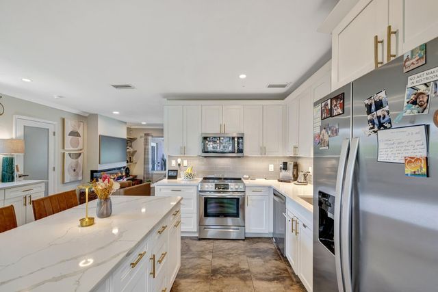 14 NE 26 Court, Wilton Manors, FL 33334