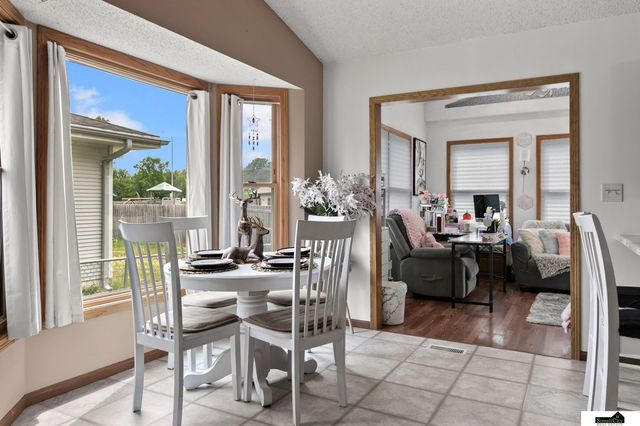 1331 SW 24Th Street, Lincoln, NE 68522
