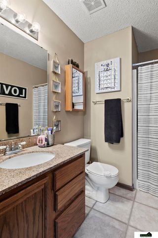 1331 SW 24Th Street, Lincoln, NE 68522
