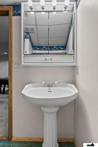 1331 SW 24Th Street, Lincoln, NE 68522