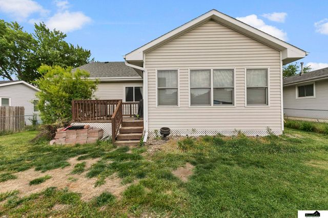 1331 SW 24Th Street, Lincoln, NE 68522