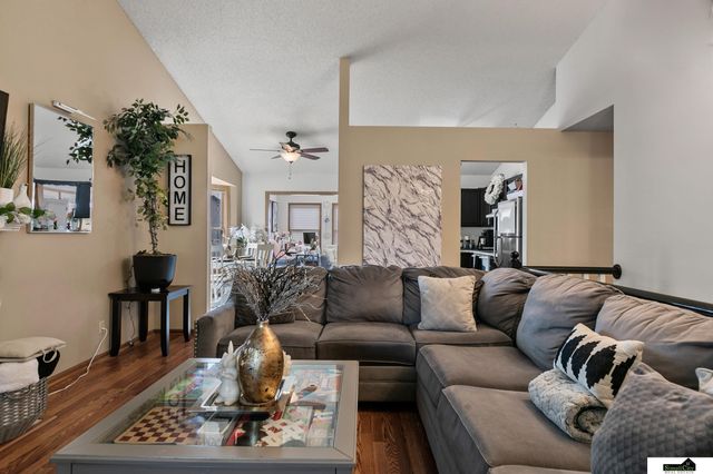 1331 SW 24Th Street, Lincoln, NE 68522