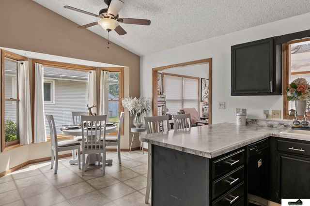 1331 SW 24Th Street, Lincoln, NE 68522