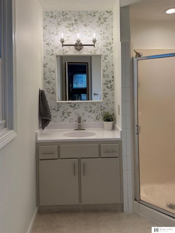 3505 Leawood Drive, Bellevue, NE 68123