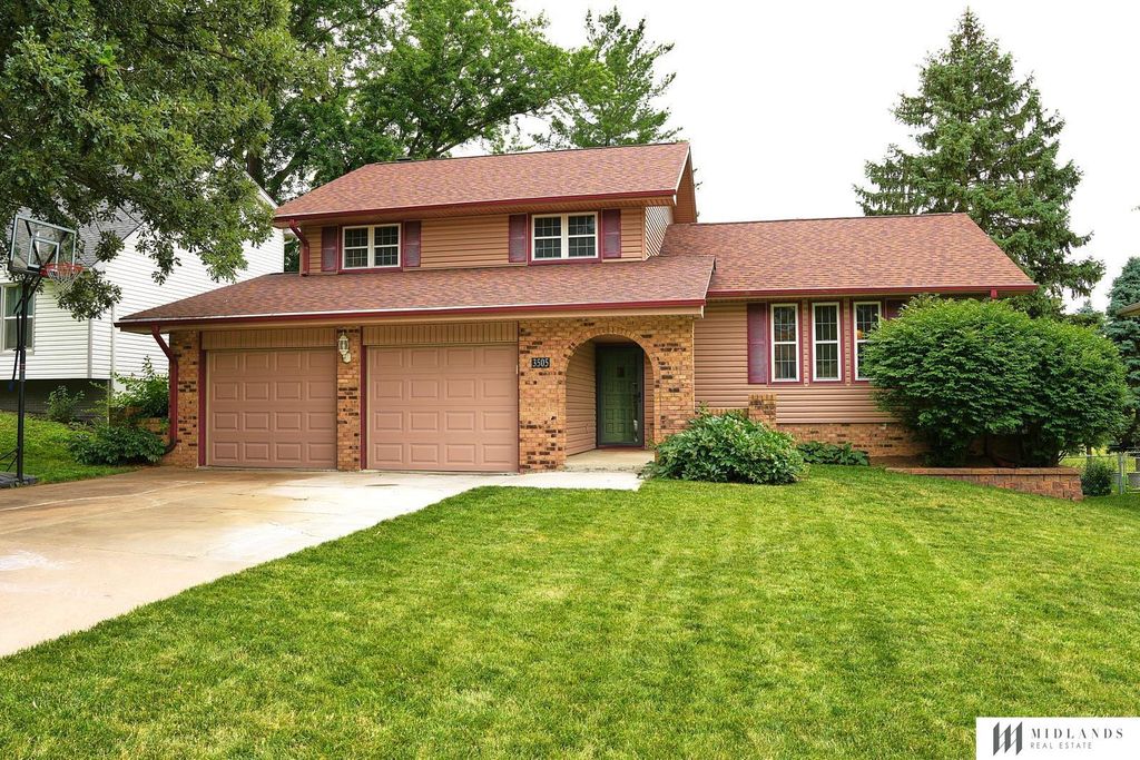 3505 Leawood Drive, Bellevue, NE 68123