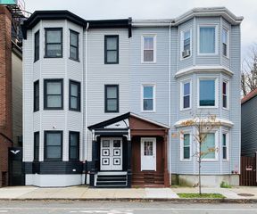 107 Chelsea St 2, Boston, MA 02128