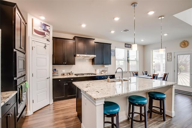 508 Middle Brook DR, Leander, TX 78641