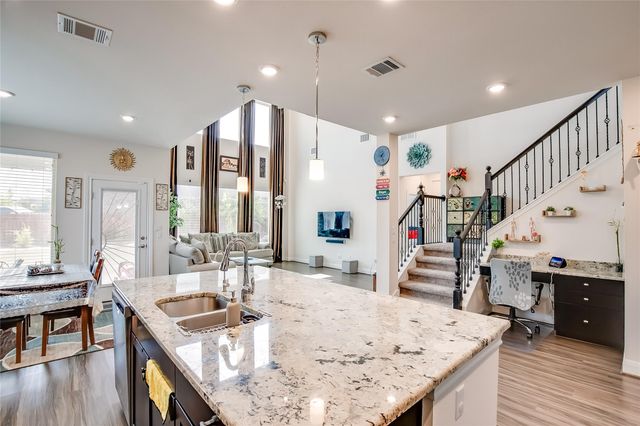 508 Middle Brook DR, Leander, TX 78641