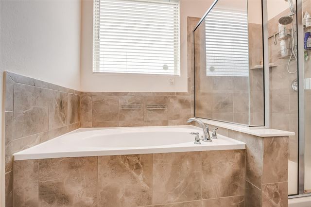 508 Middle Brook DR, Leander, TX 78641