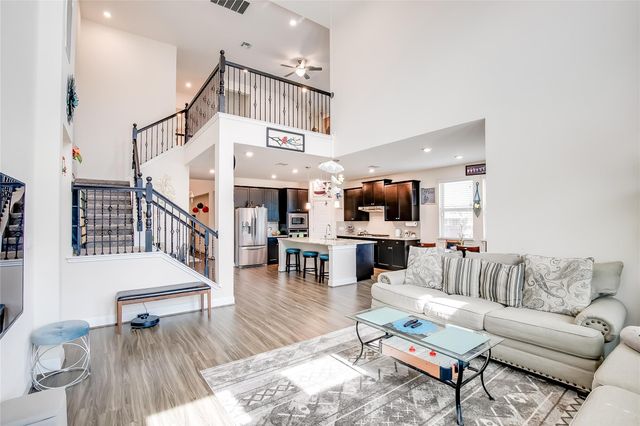 508 Middle Brook DR, Leander, TX 78641