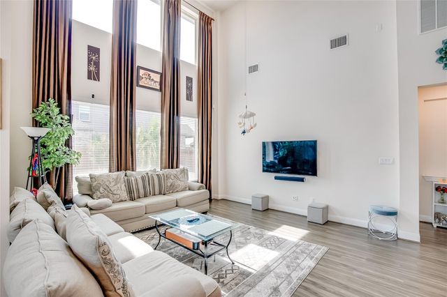 508 Middle Brook DR, Leander, TX 78641