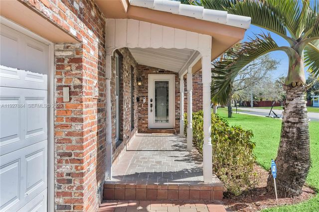 3437 Buchanan St, Hollywood, FL 33021