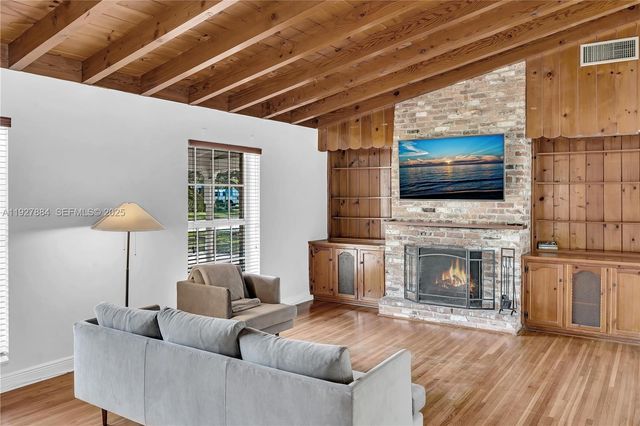 3437 Buchanan St, Hollywood, FL 33021