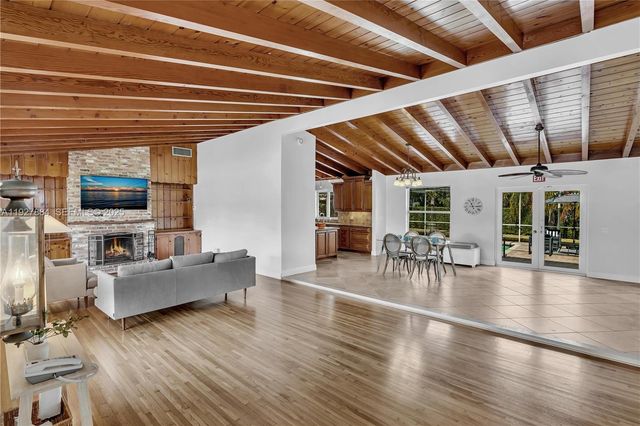 3437 Buchanan St, Hollywood, FL 33021