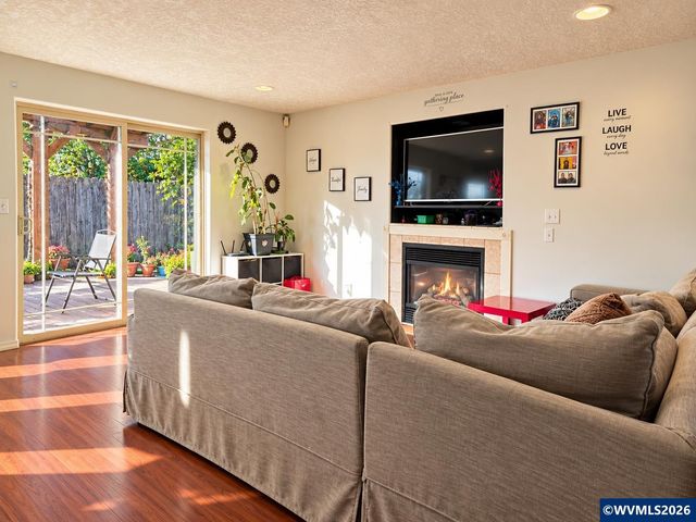 1100 SE Lincoln Ct, Aumsville, OR 97325