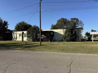 310 S VICTORIA DRIVE, Iowa Park, TX 76367