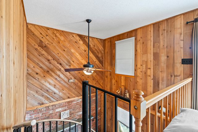 1392 Hermitage CIR, Huddleston, VA 24104