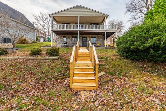 1392 Hermitage CIR, Huddleston, VA 24104