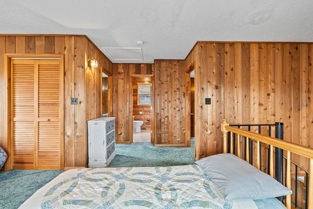 1392 Hermitage CIR, Huddleston, VA 24104