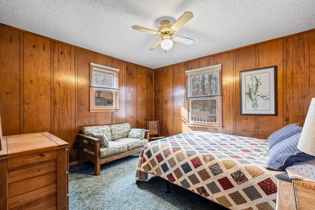 1392 Hermitage CIR, Huddleston, VA 24104