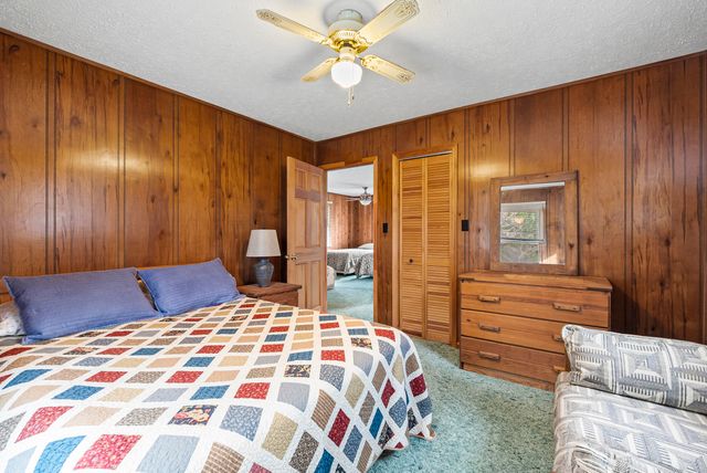 1392 Hermitage CIR, Huddleston, VA 24104